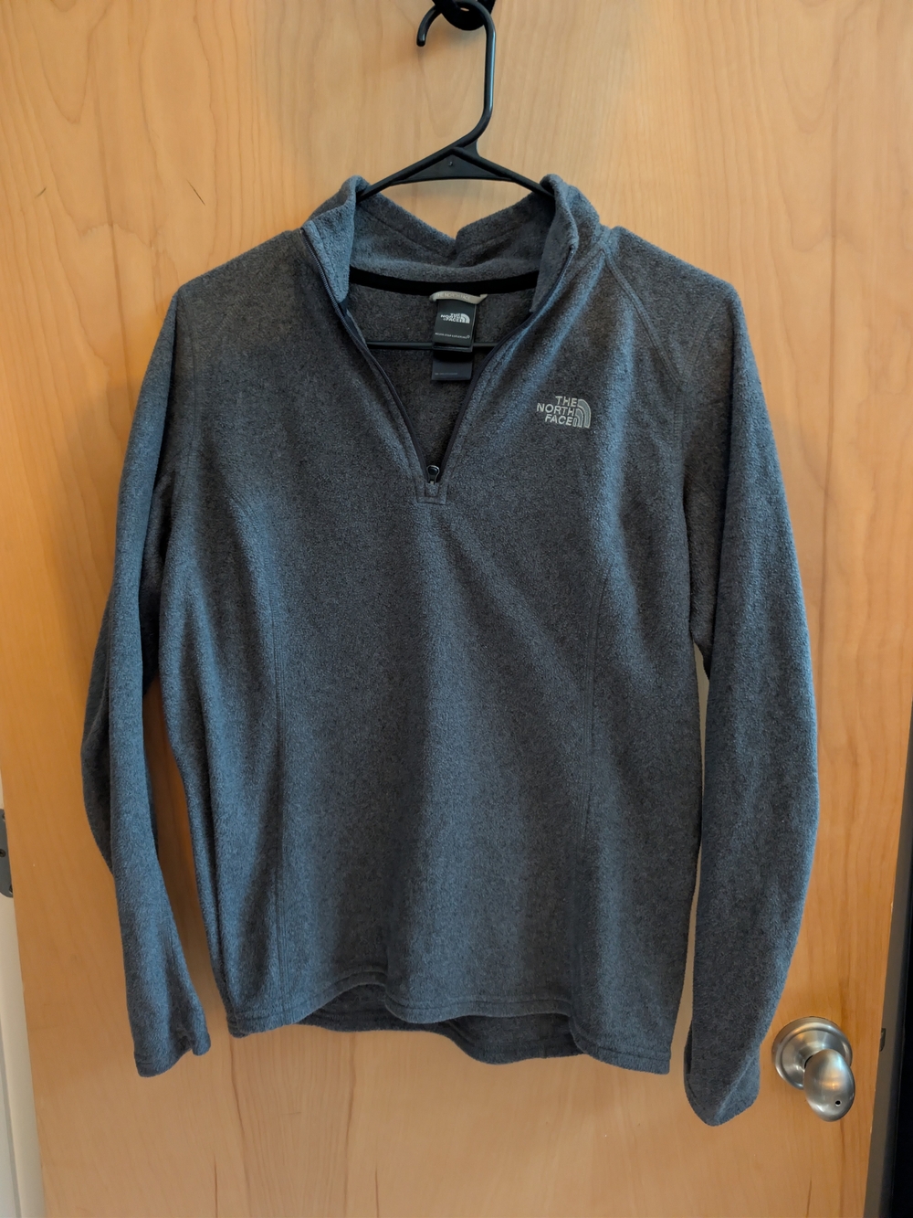 The North Face Men's Gray Quarter-Zip Fleece Pullover